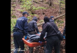 Буковинські рятувальники у горах поблизу Красноїльська знайшли мертве тіло. Воно могло належати...
