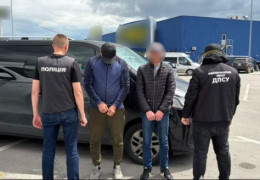Депутат сільради на Буковині за 10 тис. доларів віз ухилянта до кордону