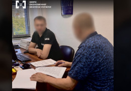 На Буковині судитимуть ексдиректора лікарні через премії та «ковідні» доплати на 1,5 млн грн для охоронців і бухгалтерії