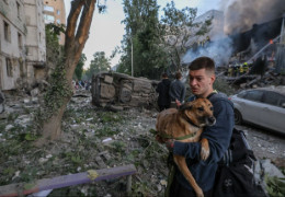 Будинок затрусився, все повилітало... Кияни розповідають, як пережили нічний обстріл. ВІДЕО