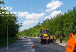Дорожники Буковини похвалилися, що за тиждень ліквідували майже 14 тисяч квадратних метрів ям