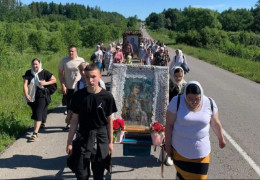 Промосковська "Хресна хода" прихожан УПЦ МП до Красноїльська завершилася штрафом для організатора