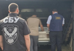 У Кіцмані війна: В.о. мера підозрюють в отриманні 3000 доларів хабаря за рішення виконкому