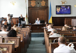 Сесія Чернівецької міськради: виключення з фракції Сафтенко, кредити на модернізацію тепла та допомога на лікування
