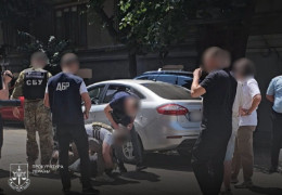 10 тисяч доларів за втечу до Румунії: на Буковині затримали правоохоронця