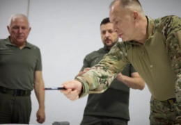 Financial Times: Зеленський може звільнити Сирського. Що відбувається у військовому керівництві України