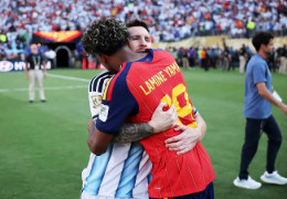 Ямаль красиво підтримав Мессі після фіналу Чемпіонату світу, але не обійшлося й без приколів у соцмережах. Що витворив президент Аргентини Мілей