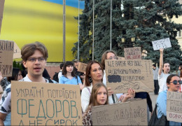 У Чернівцях молодь протестує п'ятий день через відставку Федорова
