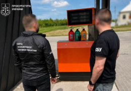 Продавав контрафактне пальне на АЗС у Рукшині: на Буковині завершили розслідування щодо місцевого підприємця
