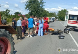 Трагедія на Буковині: під колесами трактора в ДТП загинув 16-річний мотоцикліст з Чернівців