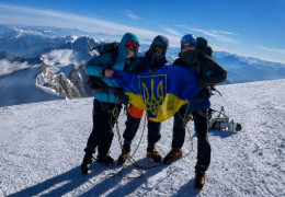 Студенти ЧНУ вперше в історії факультету підкорили Монблан разом із альпіністкою Оленою Карловою