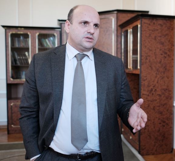 Іван Мунтян на сесії Чернівецької облради агітував за Тимошенко і голосував за сусідів (ВІДЕО)