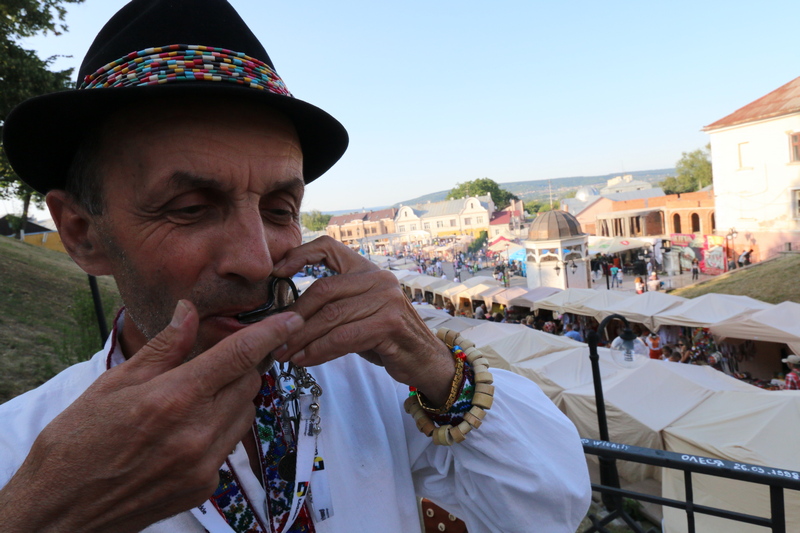 У рамках святкування Дня міста в Чернівцях відбувся фестиваль гуцульської культури (ВІДЕО)