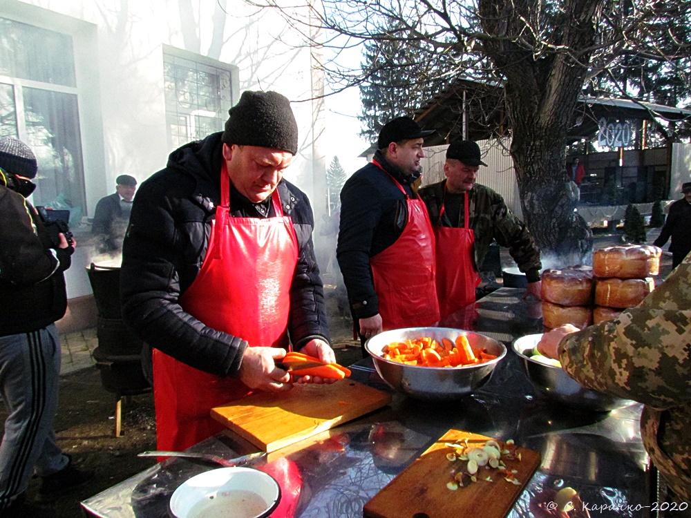 У Волоці відбулось свято "Помана по свині", що символізує завершення зимових свят (ФОТО)