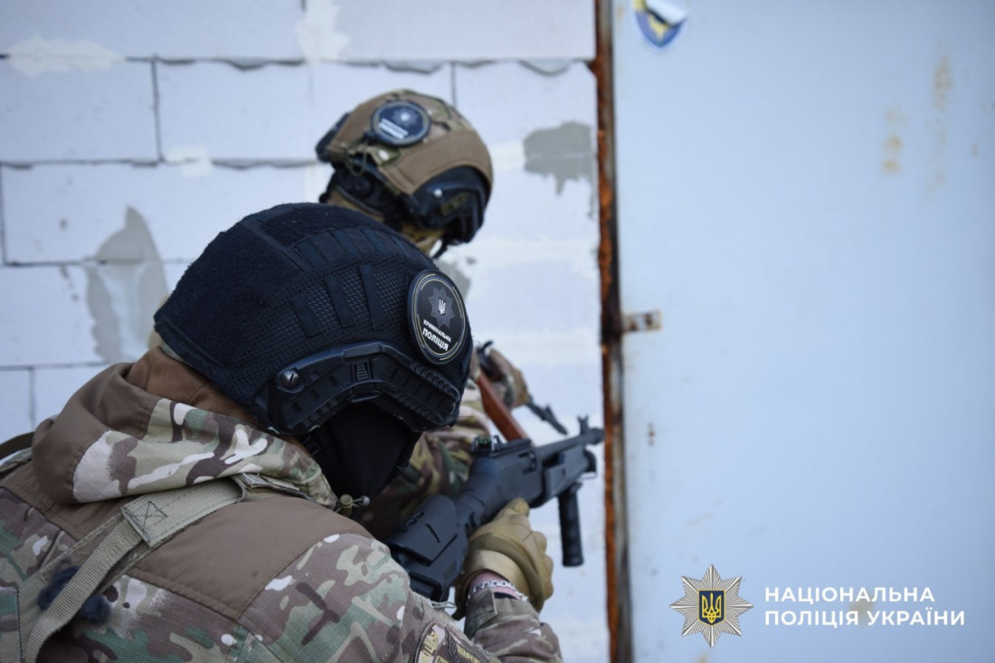 -
                Такого ще не було. Найбільша спецоперація з ліквідації наркобізнесу в Україні на 2 мільярди гривень  - поліція повідомила шокуючі поробиці (ФОТО + ВІДЕО)