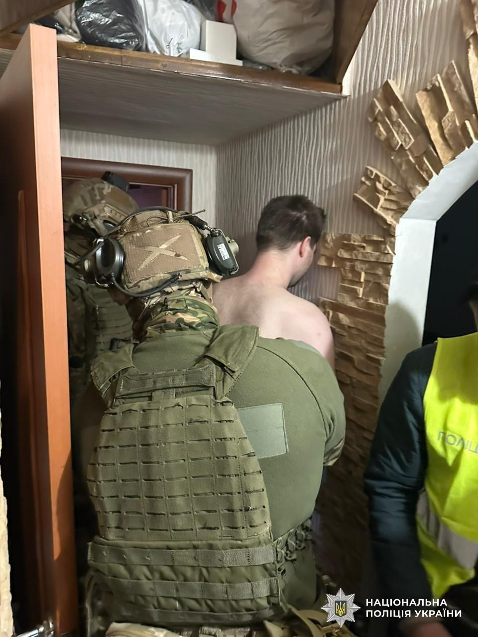 -
                Такого ще не було. Найбільша спецоперація з ліквідації наркобізнесу в Україні на 2 мільярди гривень  - поліція повідомила шокуючі поробиці (ФОТО + ВІДЕО)